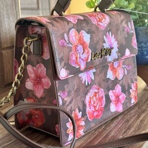 BETSEY JOHNSON FLORAL BROWN PINK SQUARE HANDBAG CROSSBODY STRAP. LEATHER SATCHEL